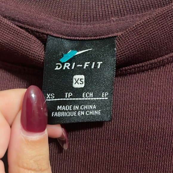 Nike Dri Fit Embossed Crop Sweatshirt - Picture 7 of 7